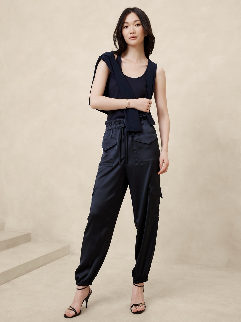 Banana Republic Black Satin Cargo Jogger Pants size XS
